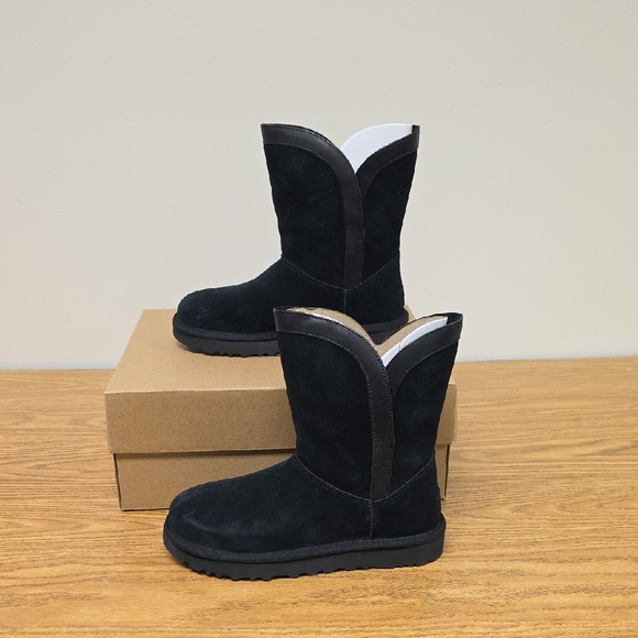 UGG Classic Short Lunara Black Women's Size 6 W/1174515 New